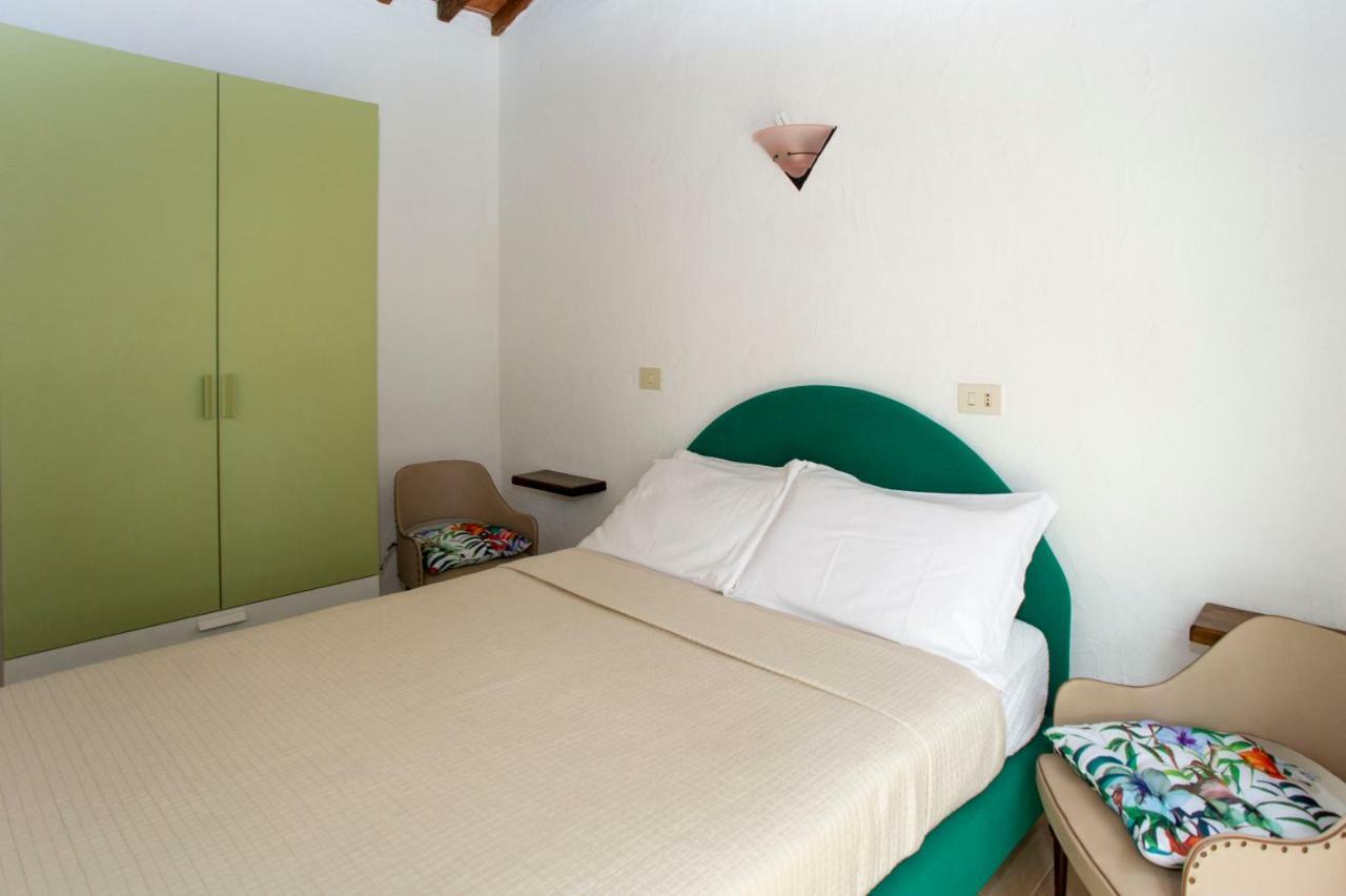 Il Poggio Marcuccio Aparthotel Лакона Екстериор снимка