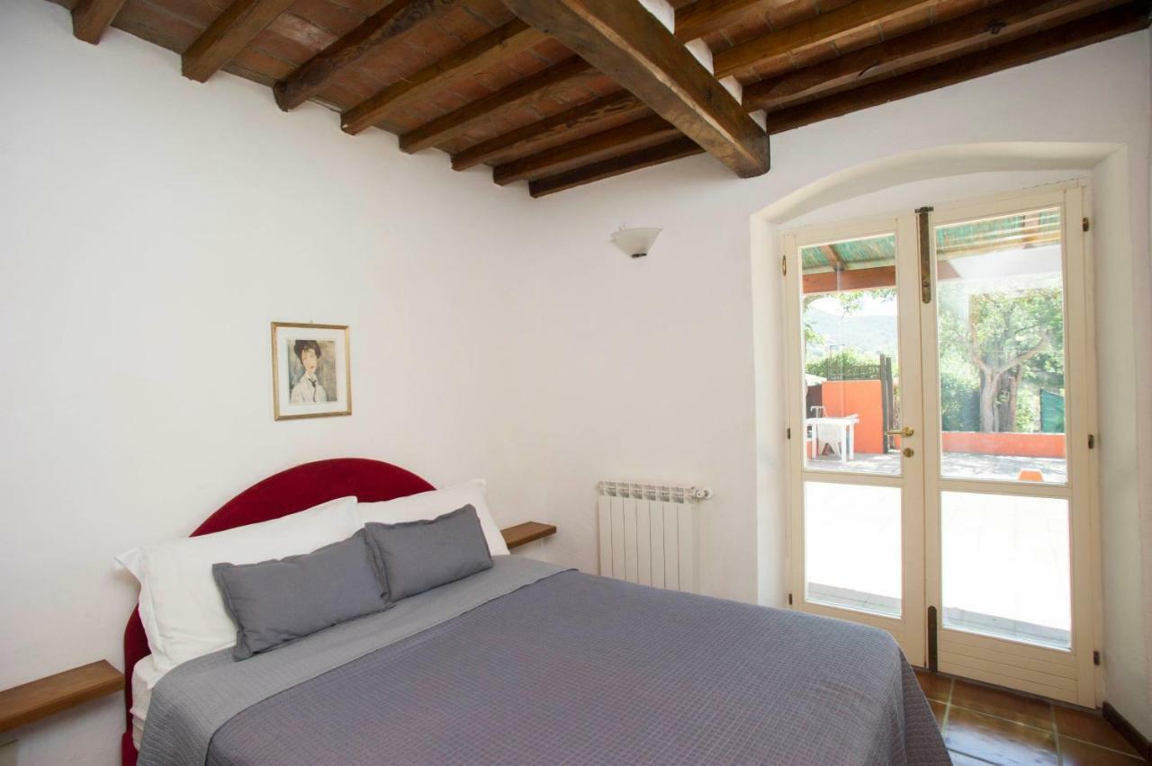 Il Poggio Marcuccio Aparthotel Лакона Екстериор снимка